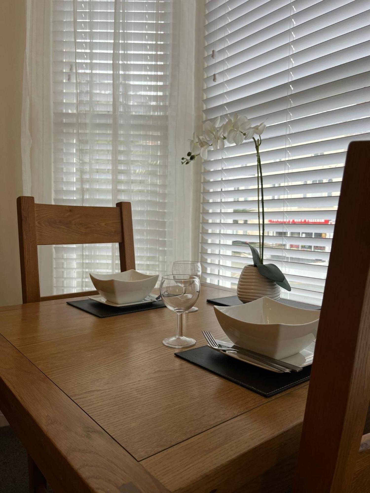 Beautifully Presented Victorian Apartment Within Walking Distance To Llandudno Beach Bagian luar foto