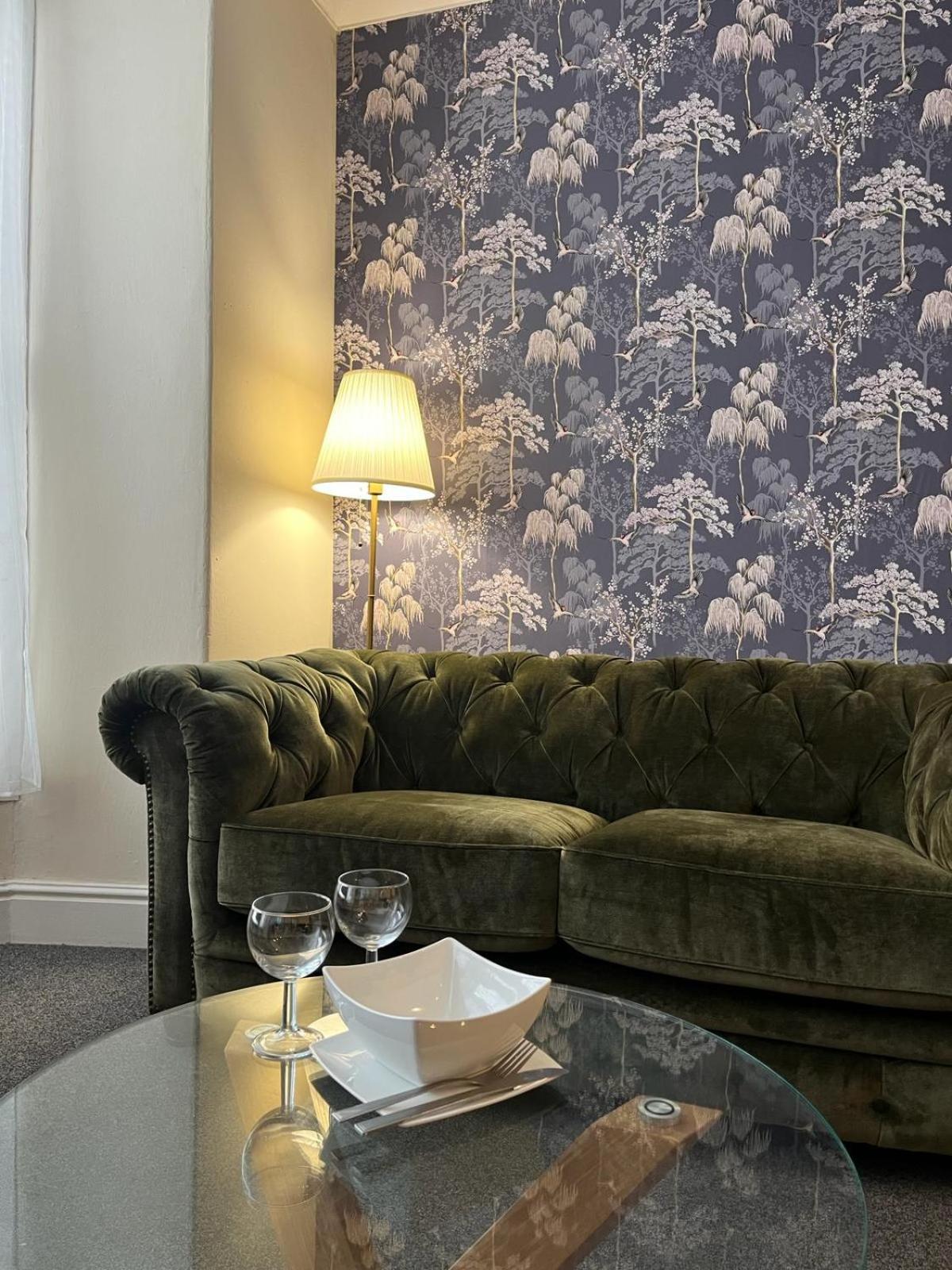 Beautifully Presented Victorian Apartment Within Walking Distance To Llandudno Beach Bagian luar foto